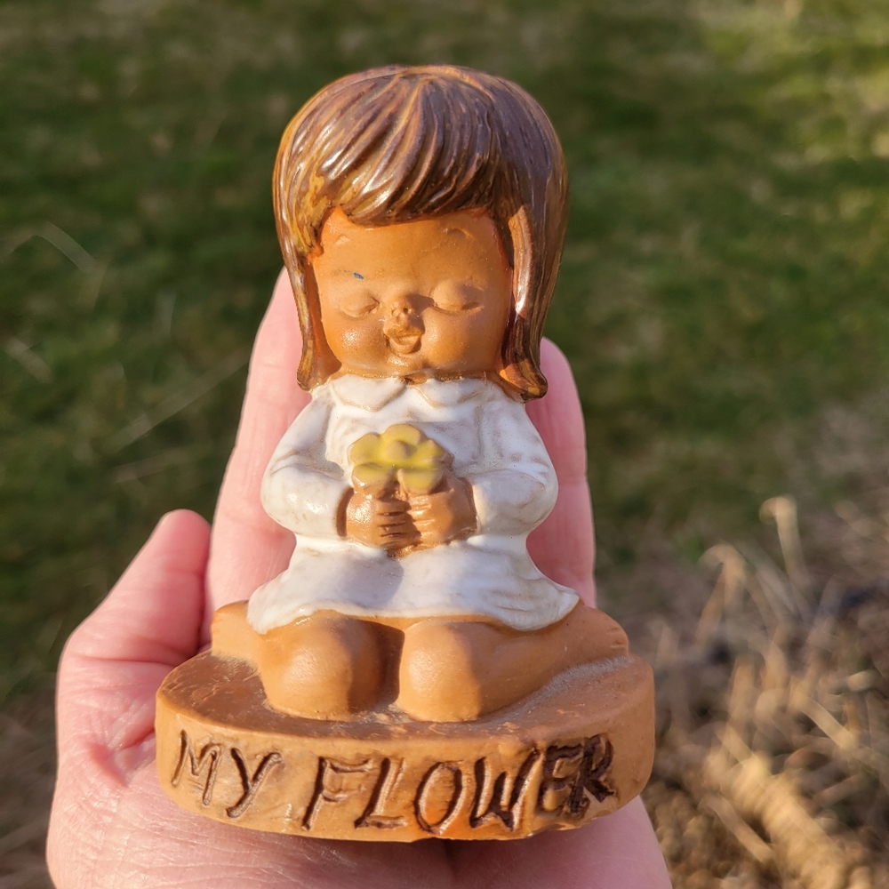Vintage Sweet Flower Child Figurine ~ 60s-70s(?) ~ UCTCI Japan ~ Adorable!